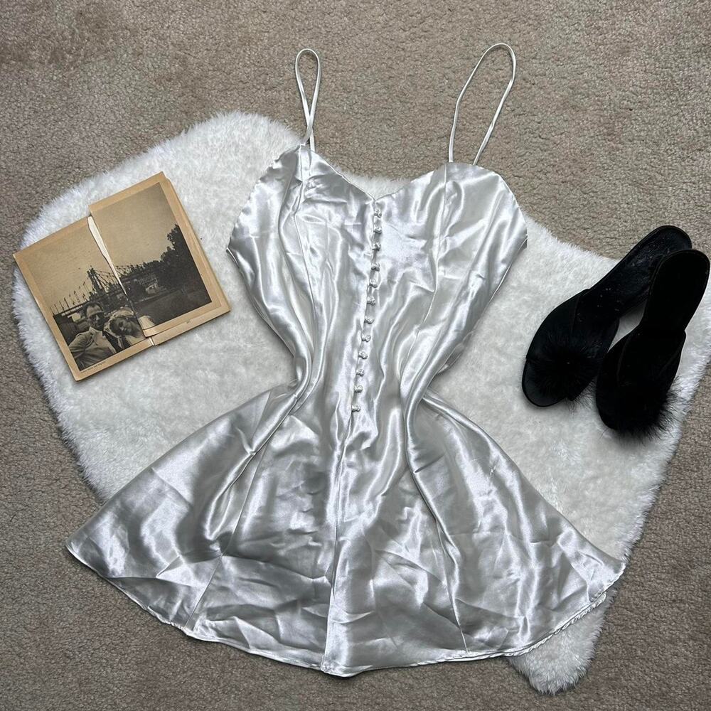 Vintage GOLD LABEL Victoria’s Secret Slip!